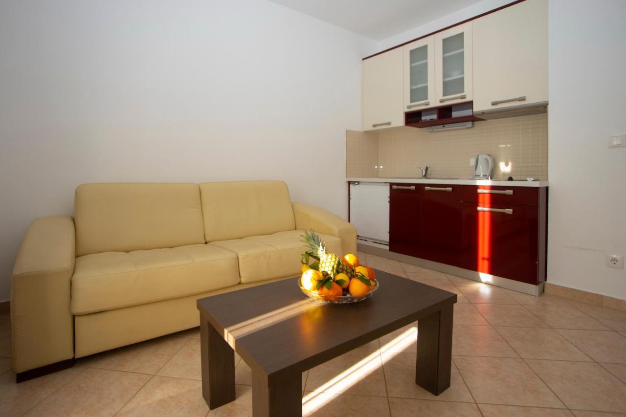 Apartment Domo Makarska Exterior photo