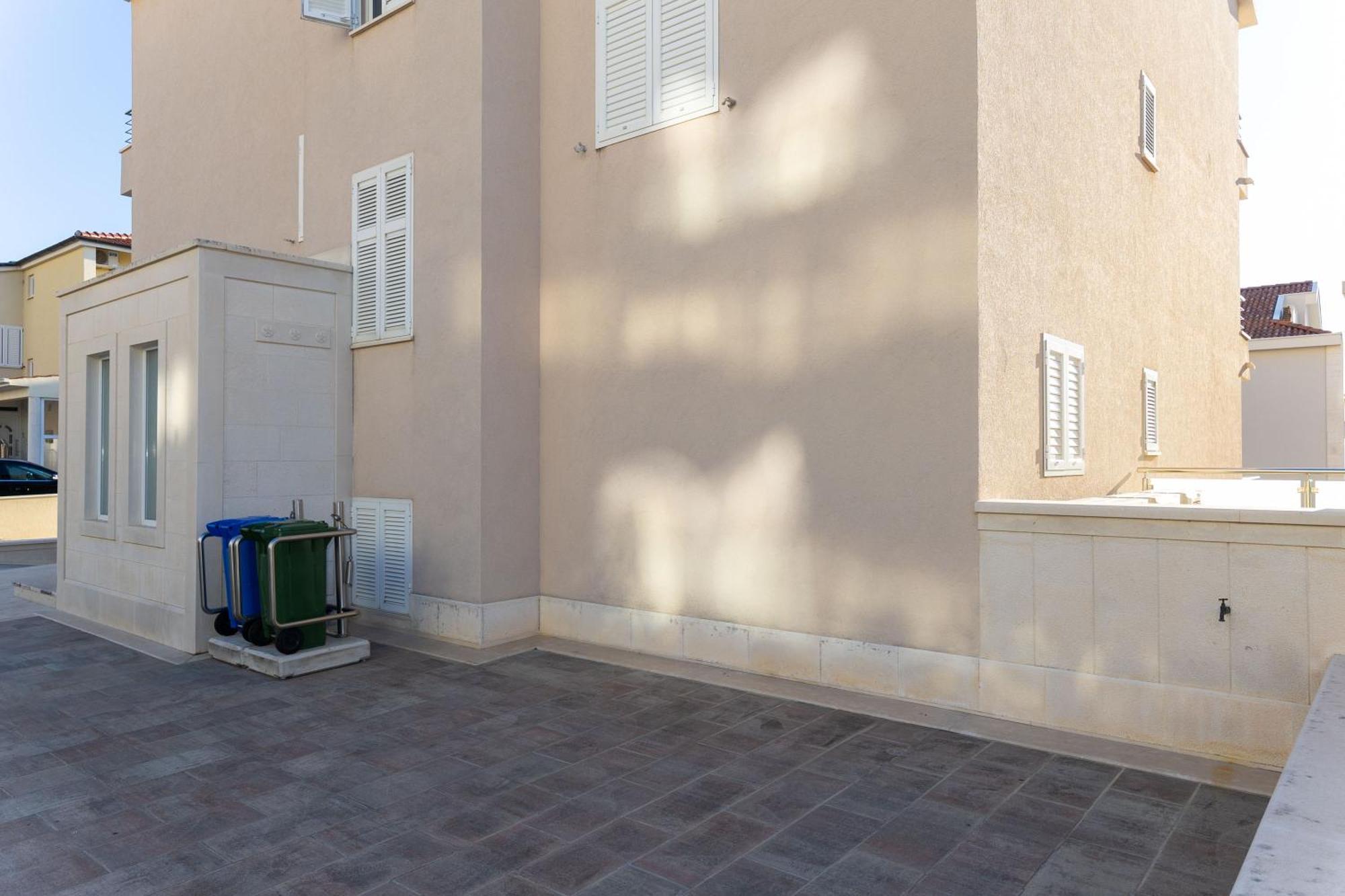 Apartment Domo Makarska Exterior photo