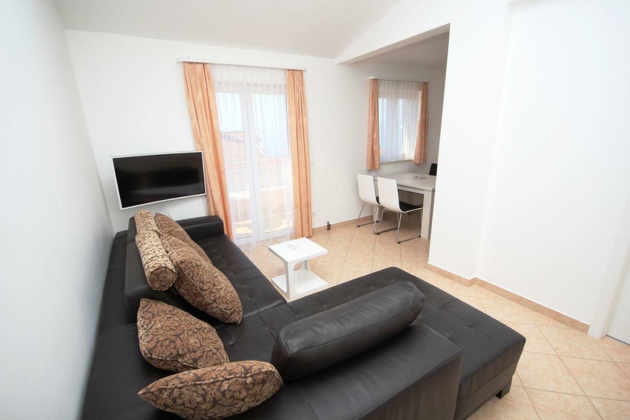 Apartment Domo Makarska Exterior photo